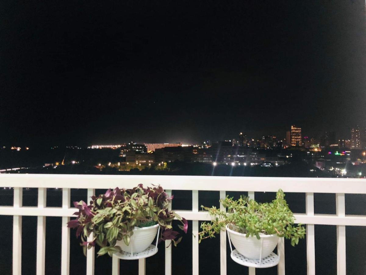 Ebony'S Place At Shore Residencesマニラ市 エクステリア 写真